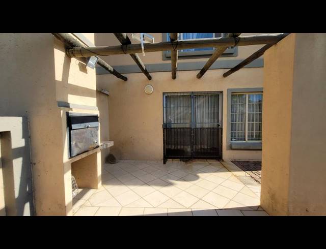 3 BEDROOM TOWNHOUSE FOR SALE IN ANNLIN